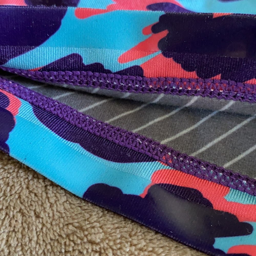 Neon leopard print workout booty shorts IAB - Picture 3 of 4